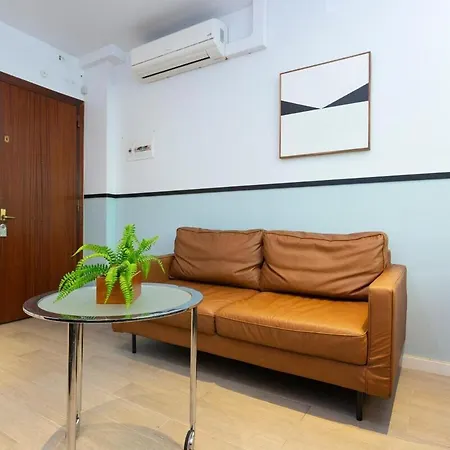 Precioso En Les Corts Apartment